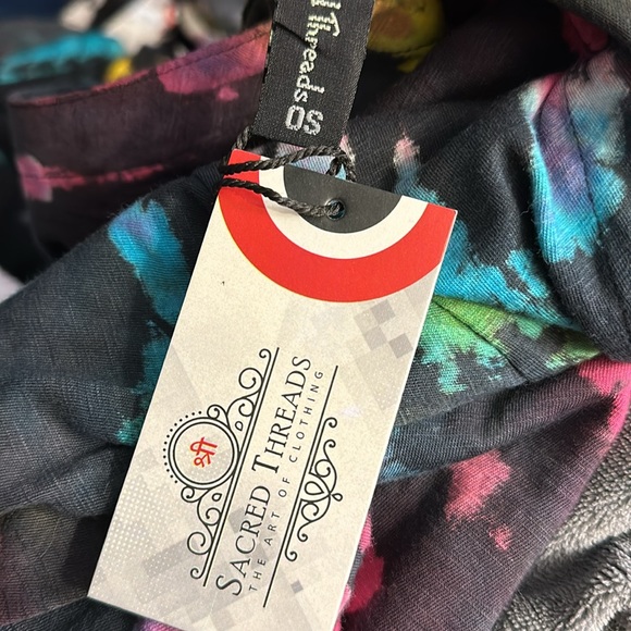 NWT. Sacred Threads Tunic Blouse. Onesize. BL/RD 1. 222461 - Picture 3 of 4